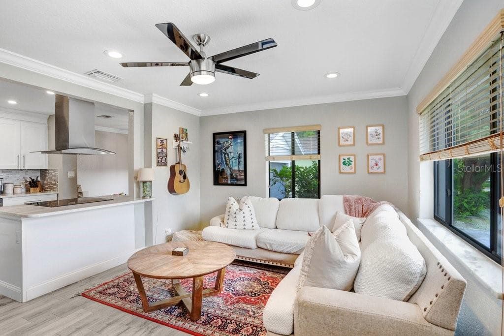 4415 W Bay Villa Ave photo 4