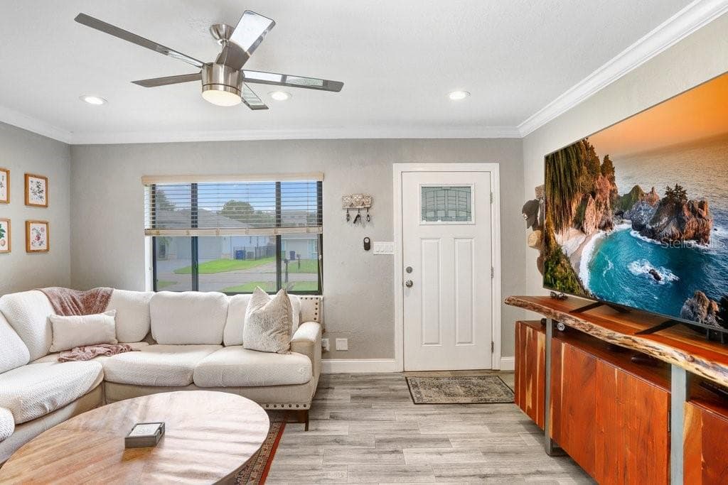 4415 W Bay Villa Ave photo 5