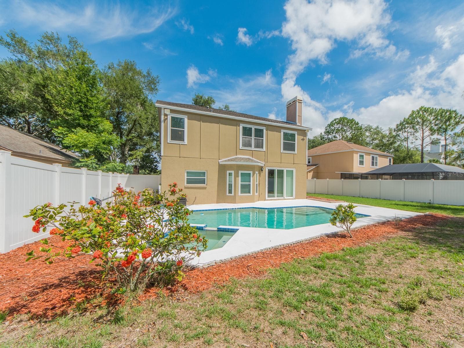 3256 Bentley Dr photo 3