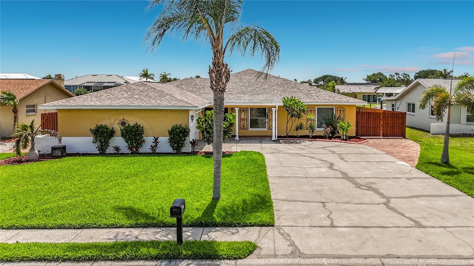 6517 Solitaire Palm Way photo 4