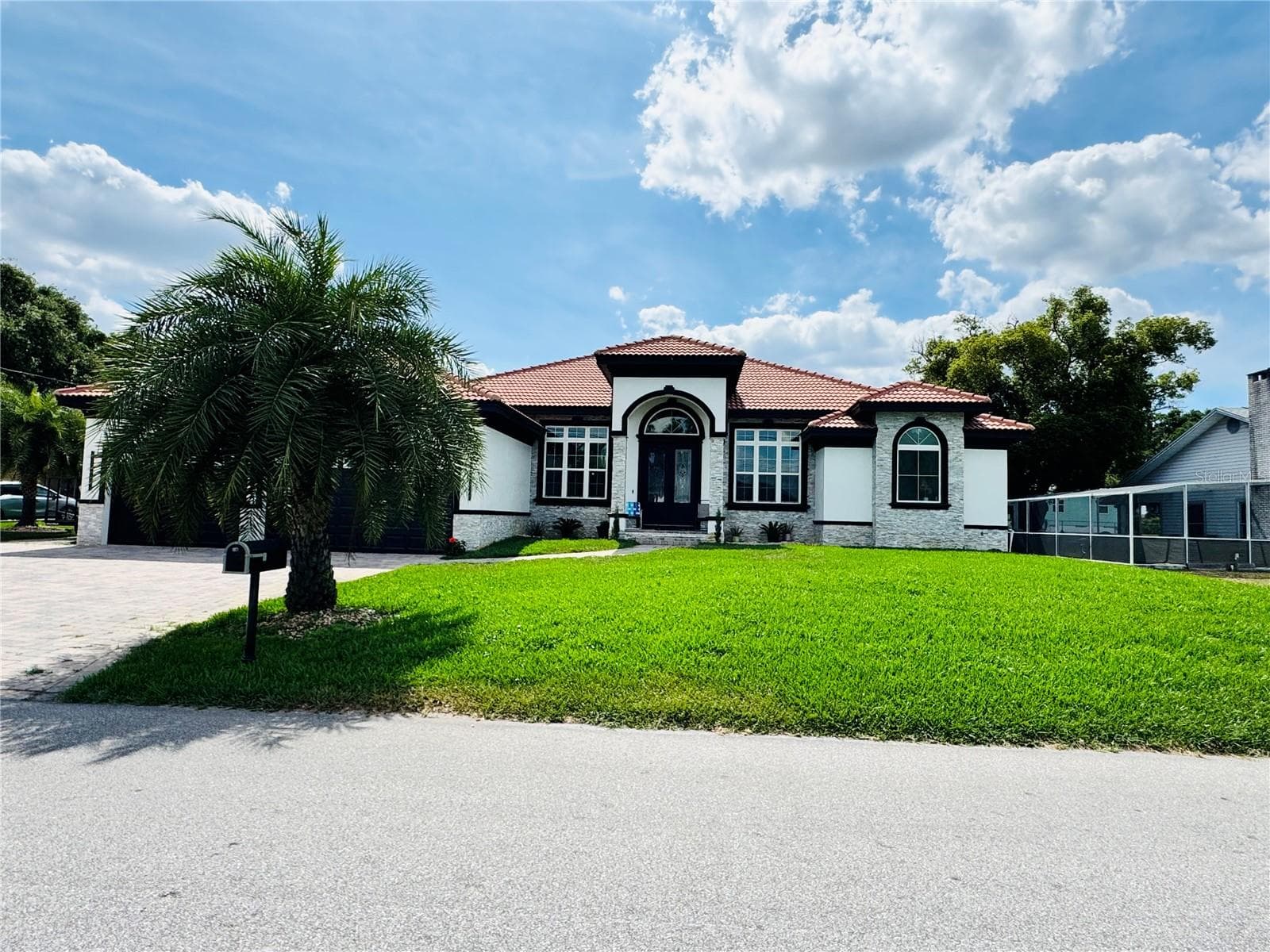 803 Lake Jessie Dr Dr photo 3