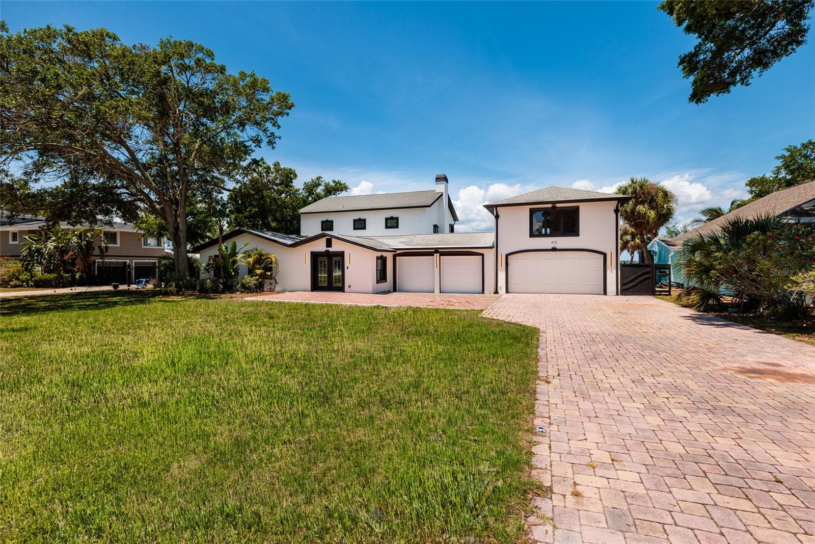 412 Shore Dr E photo 3