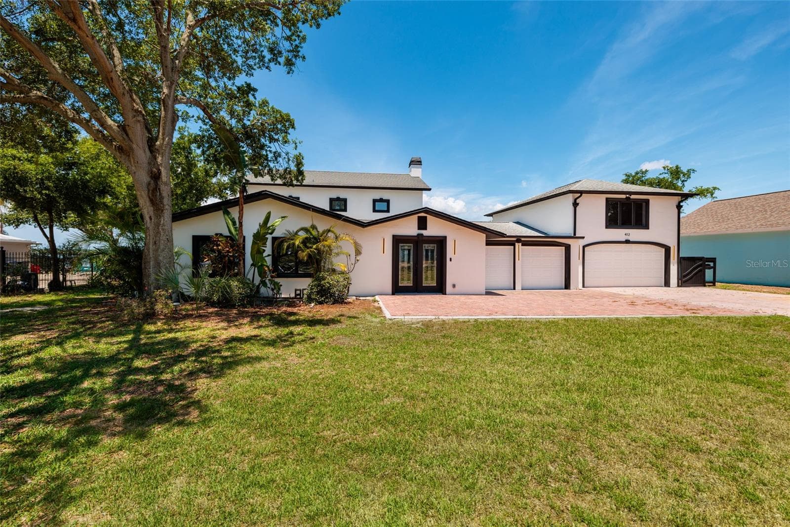 412 Shore Dr E photo 4