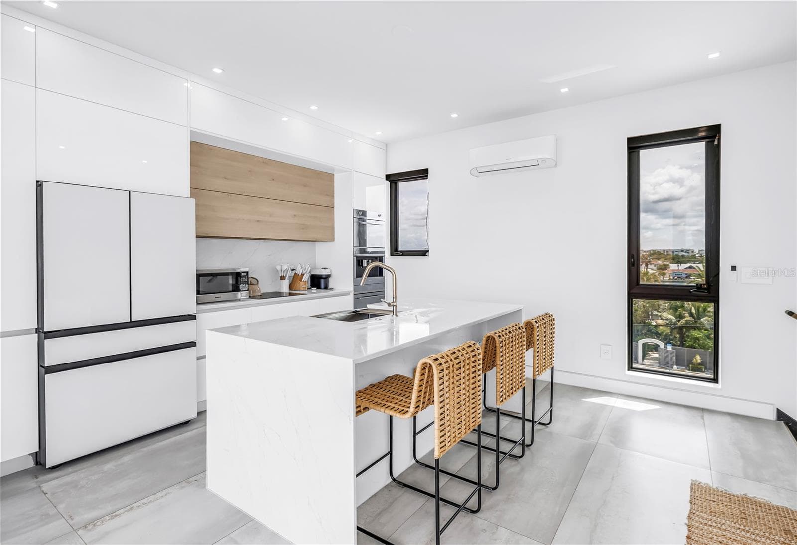 30 80th Ave photo 4