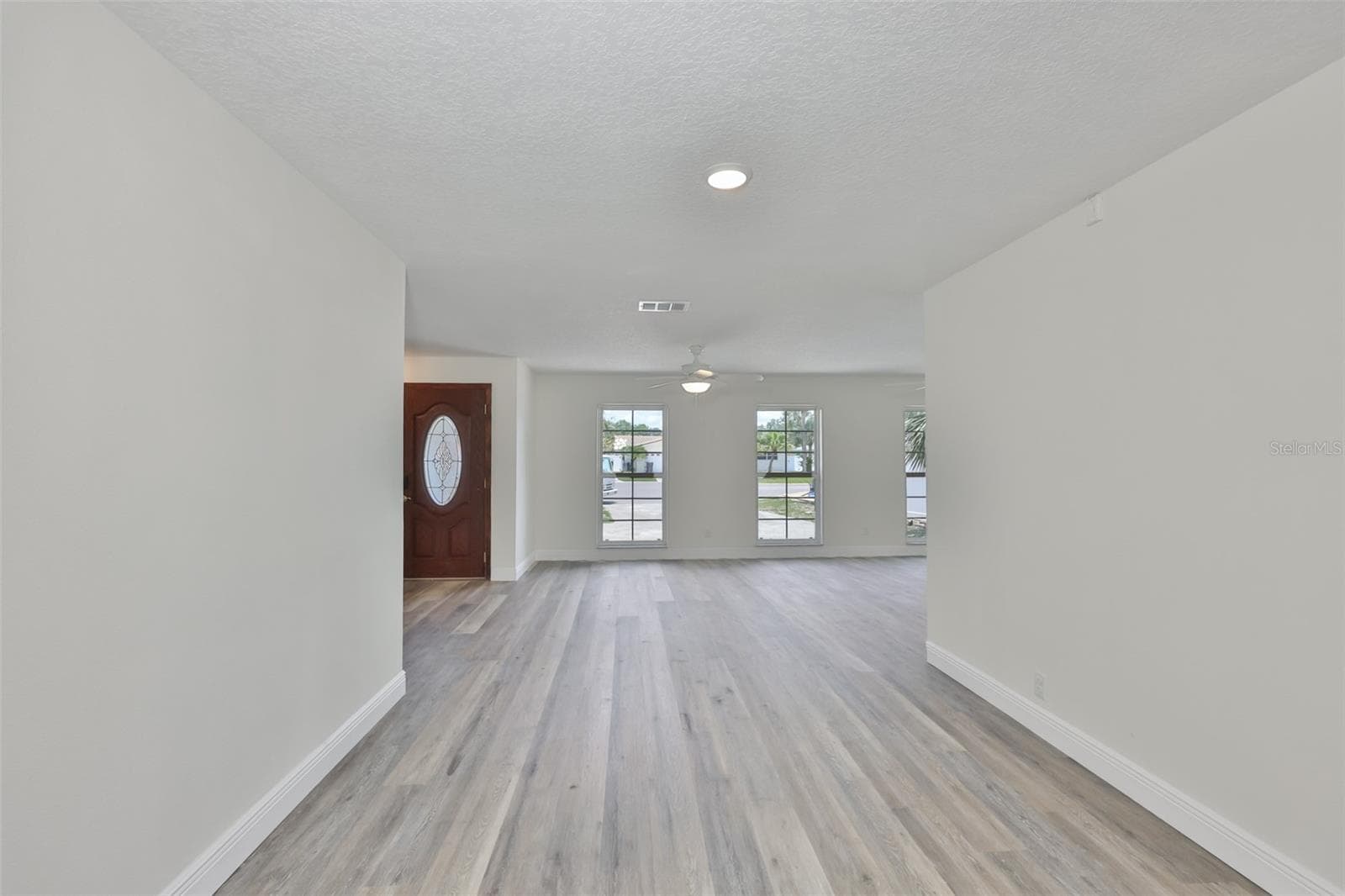 8410 Lava Pl photo 4