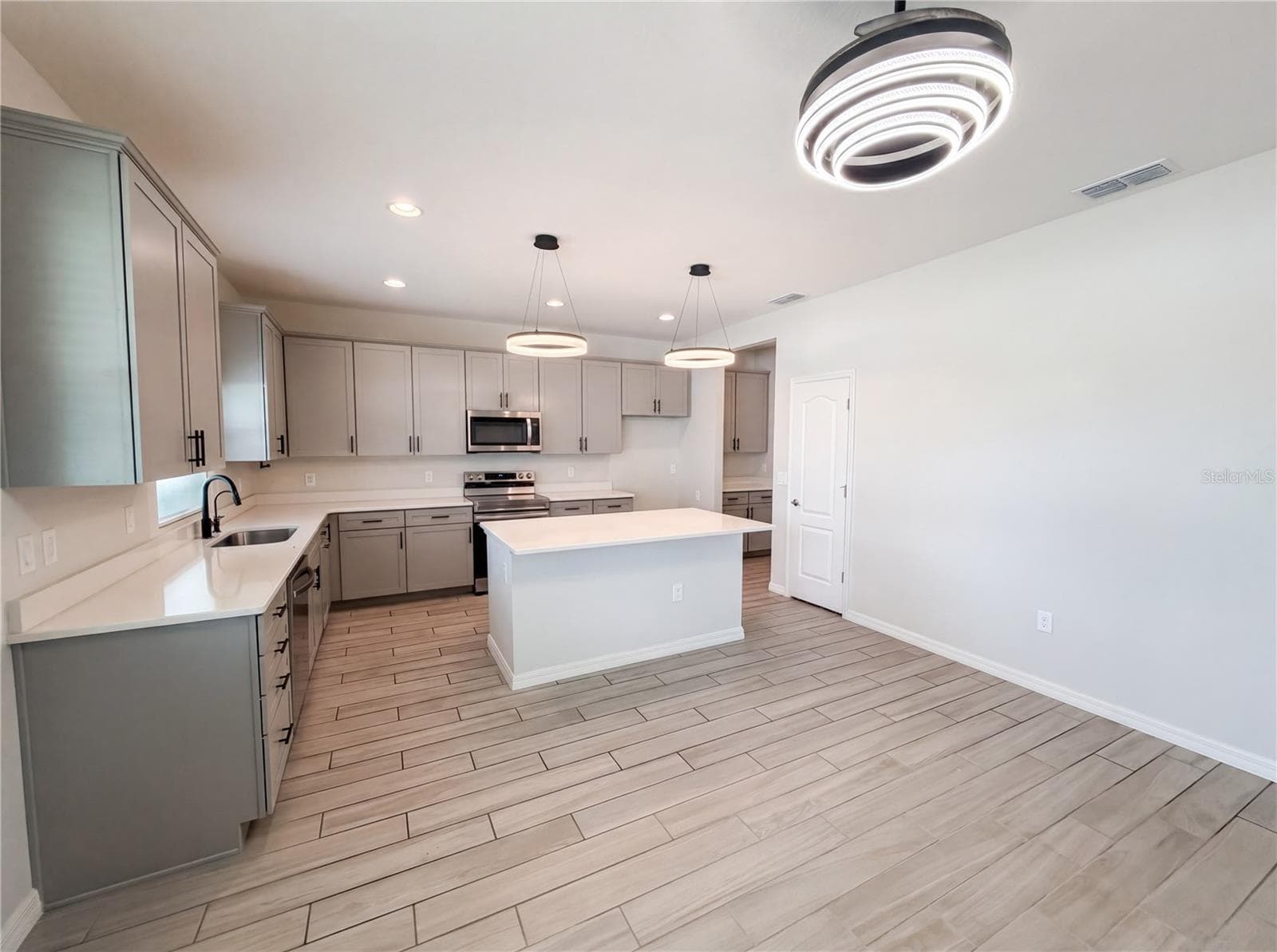 4510 Penkert Pl photo 2