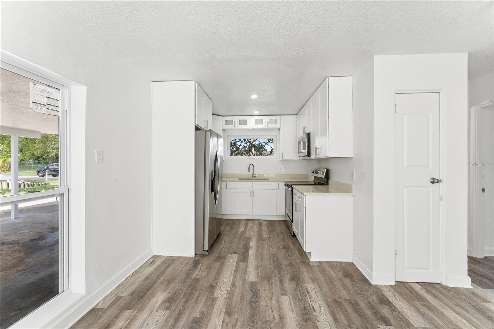 6221 Florida Cir E photo 4