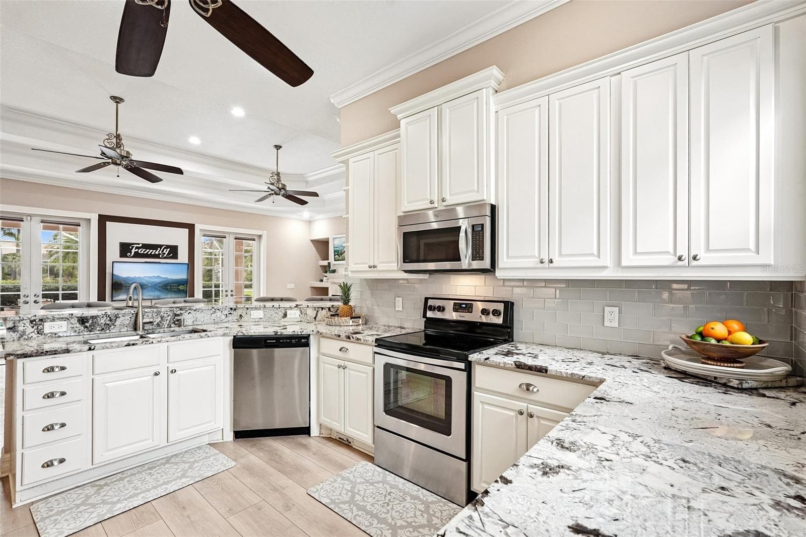6615 Butlers Crest Dr photo 5