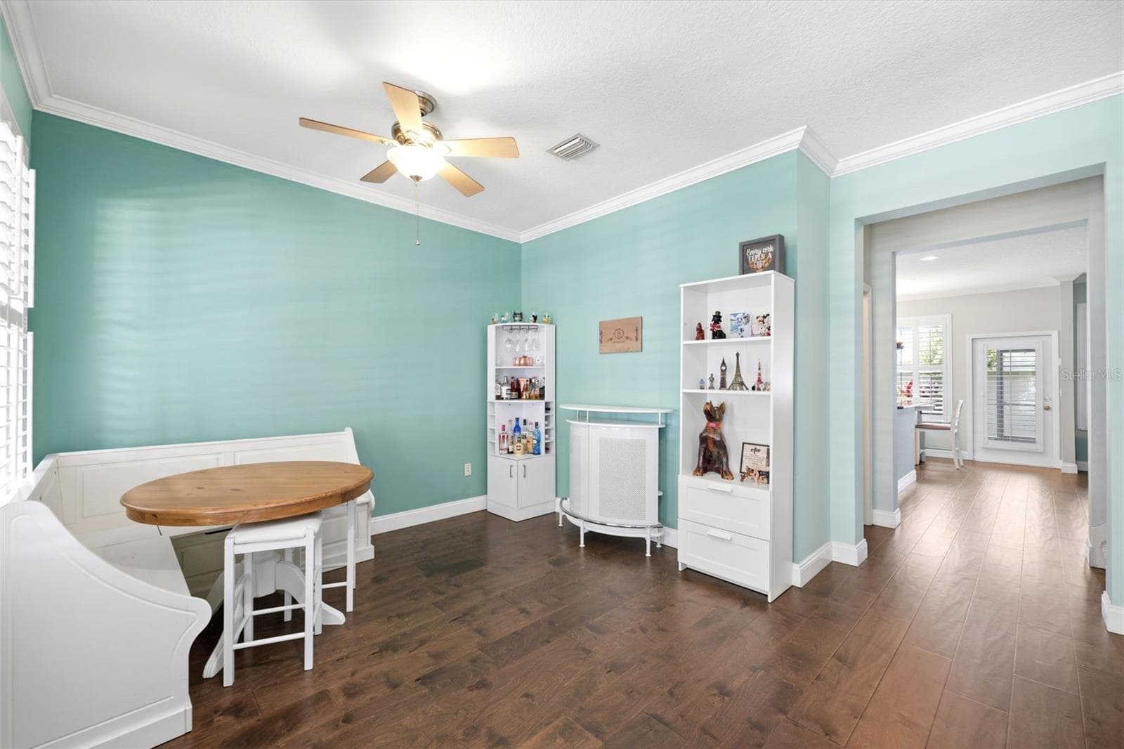 10016 Bentley Way photo 4