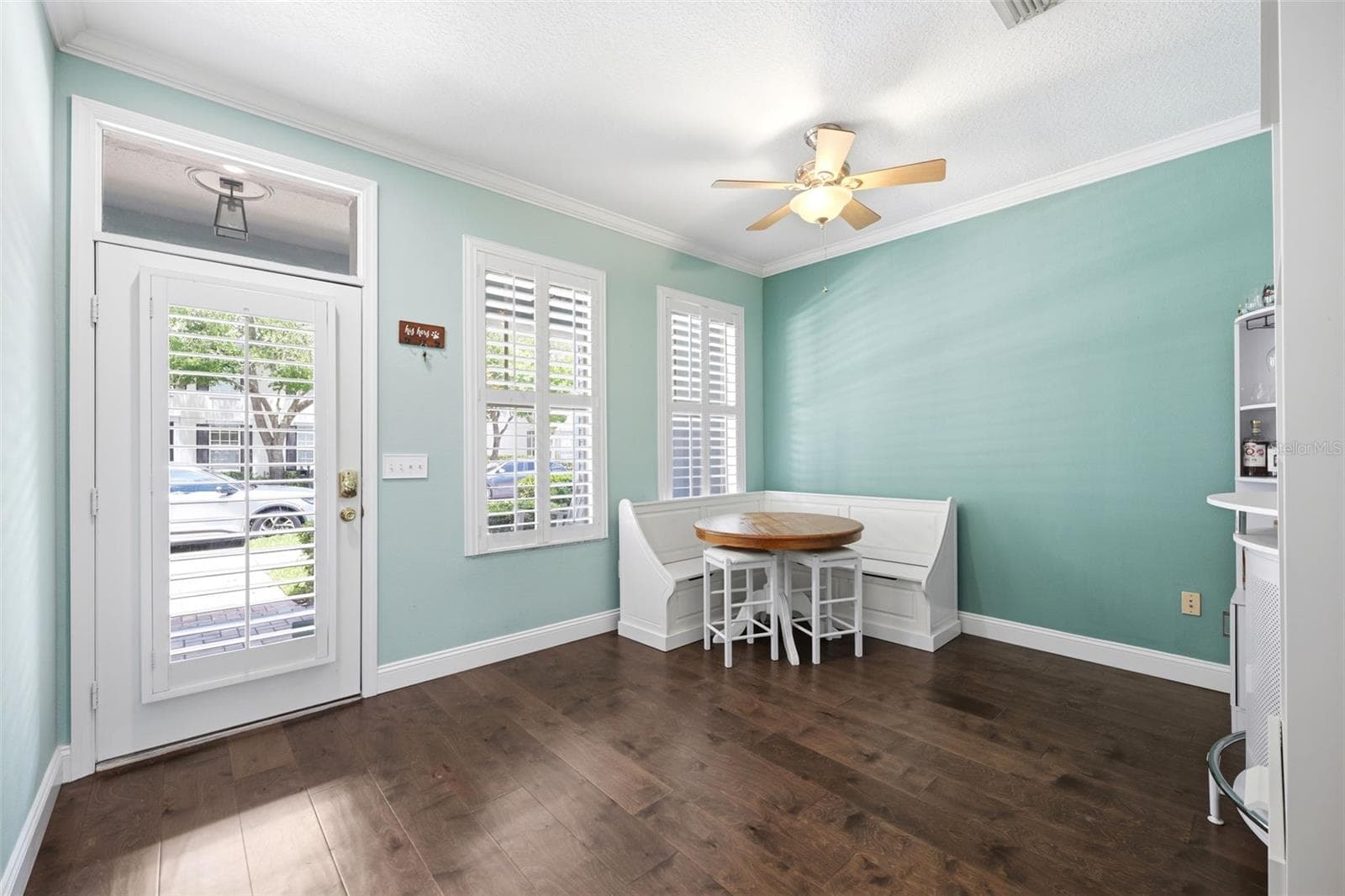 10016 Bentley Way photo 5