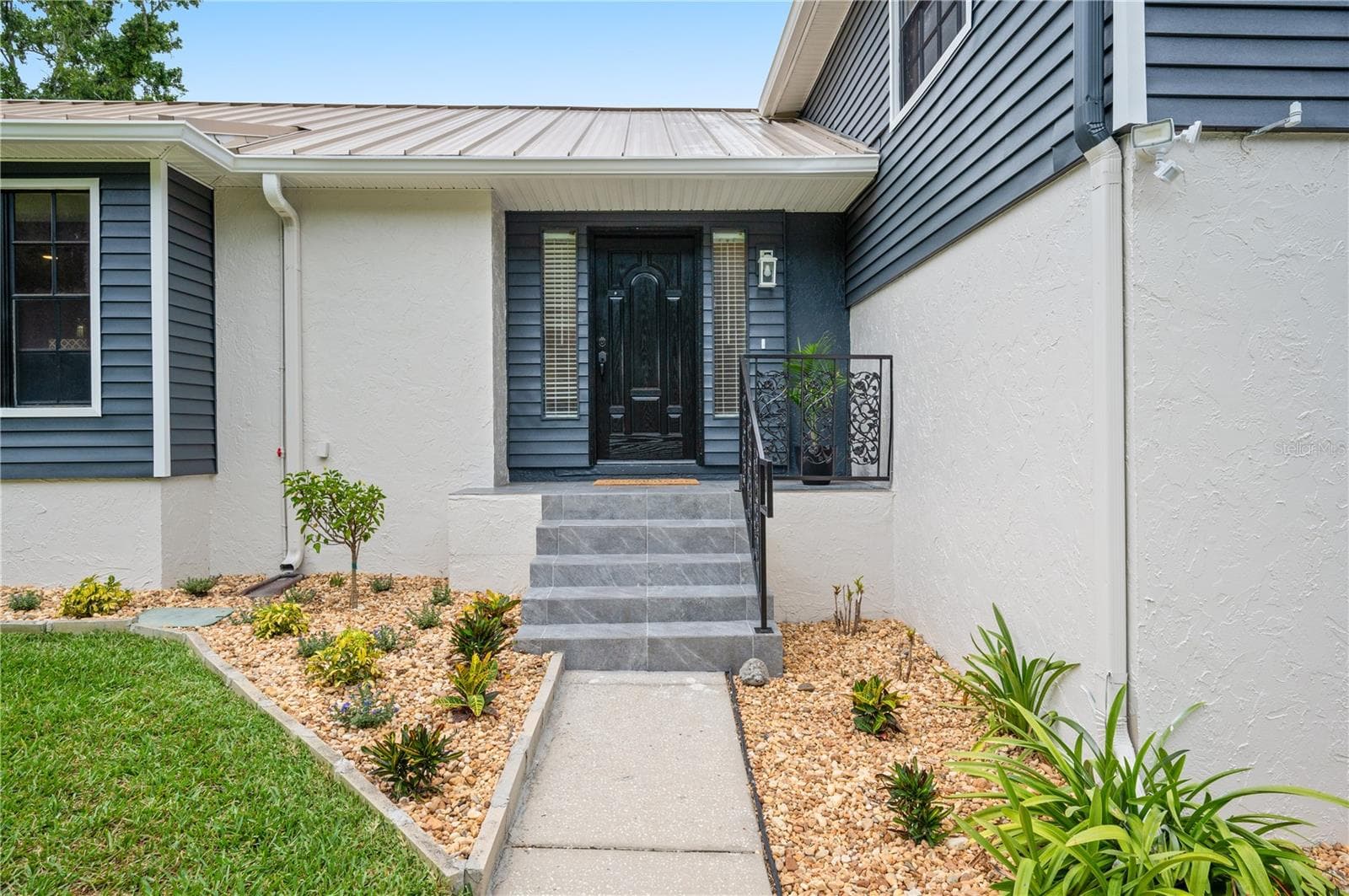 3829 Eric CT photo 4