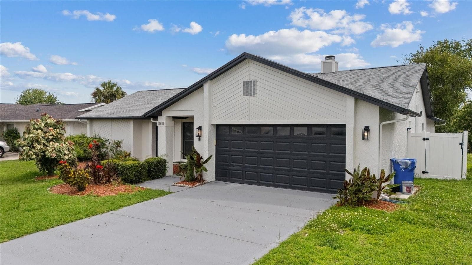 10609 Out Island Dr photo 3