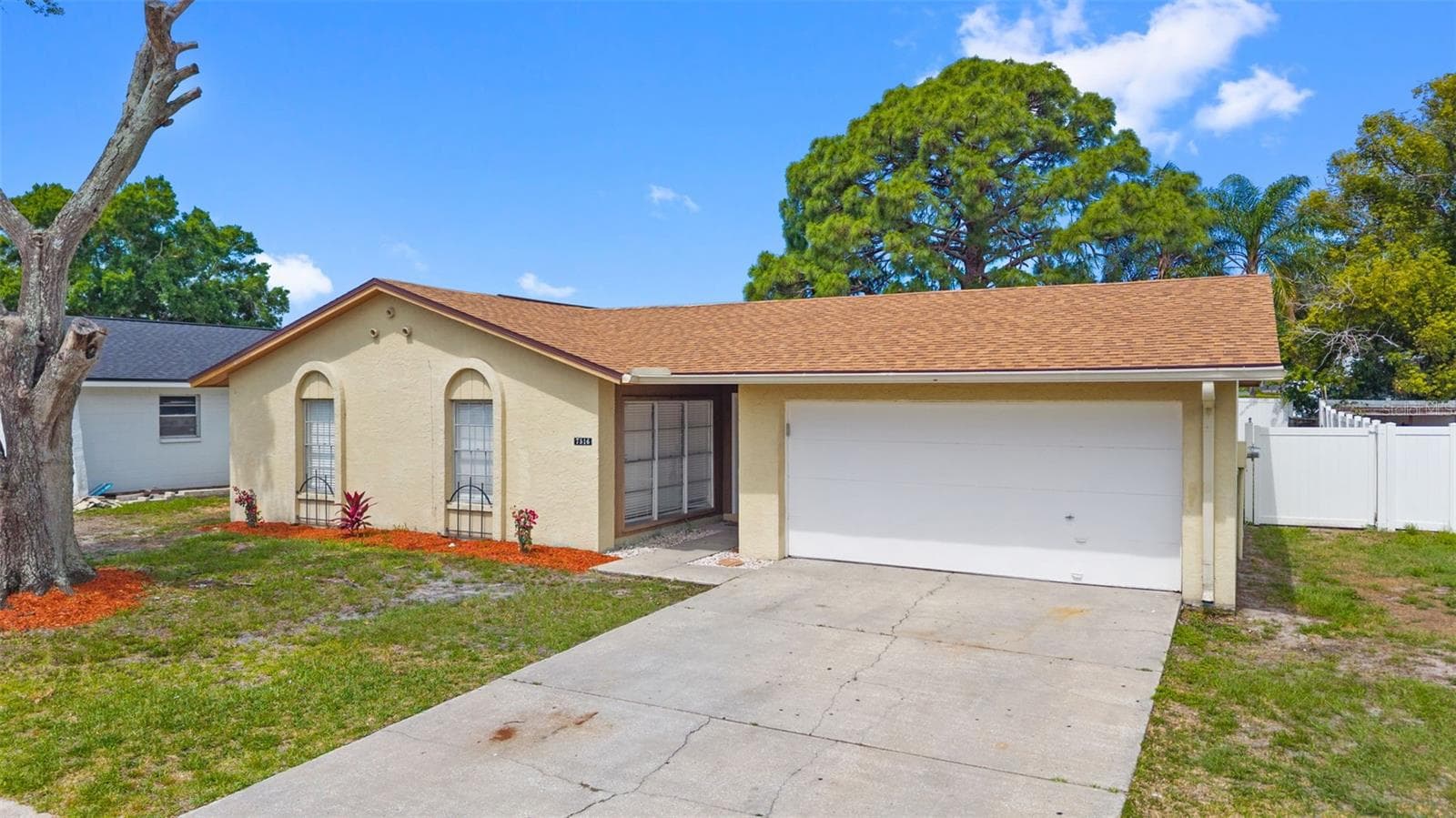 7516 Armand Cir photo 2