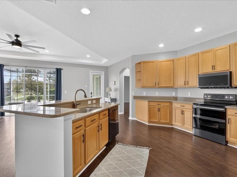 5513 Golden Isles Dr photo 5