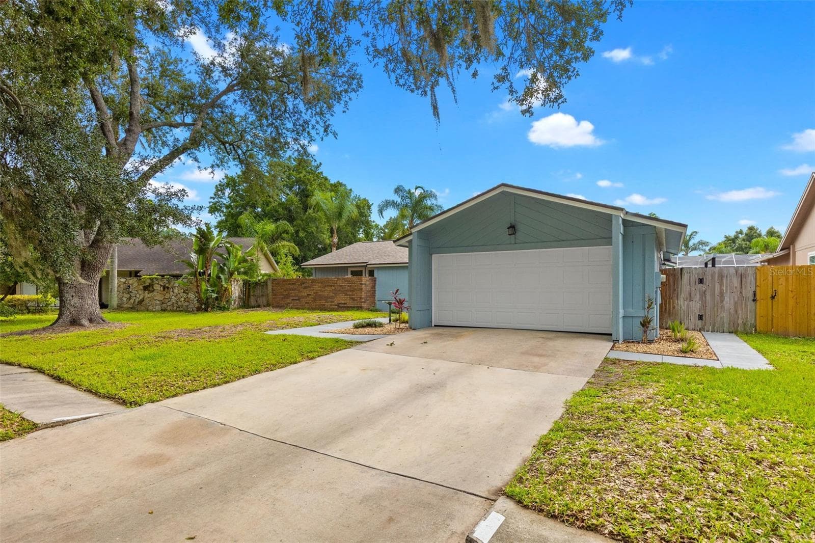 15917 Country Farm Pl photo 3