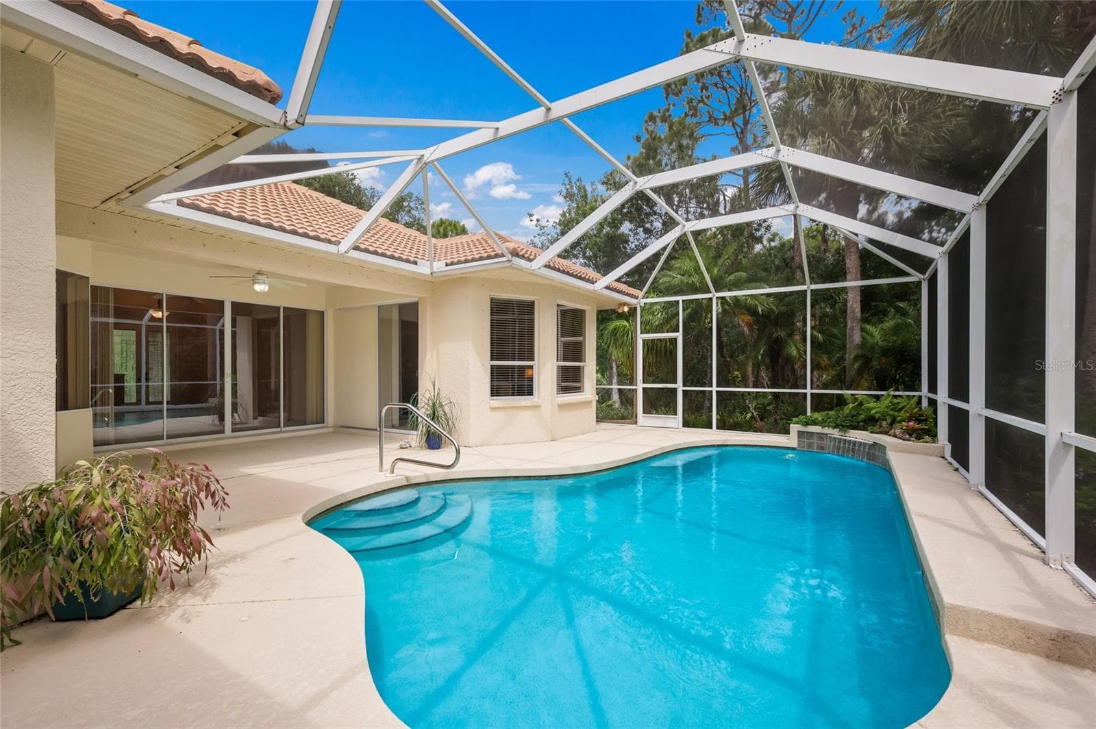 8005 Waterview Blvd photo 3