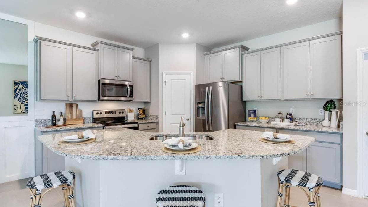 6245 Parmeron Ln photo 2