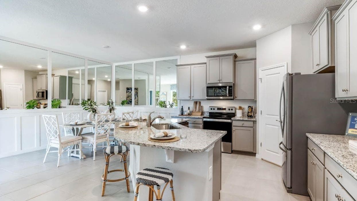 6245 Parmeron Ln photo 3