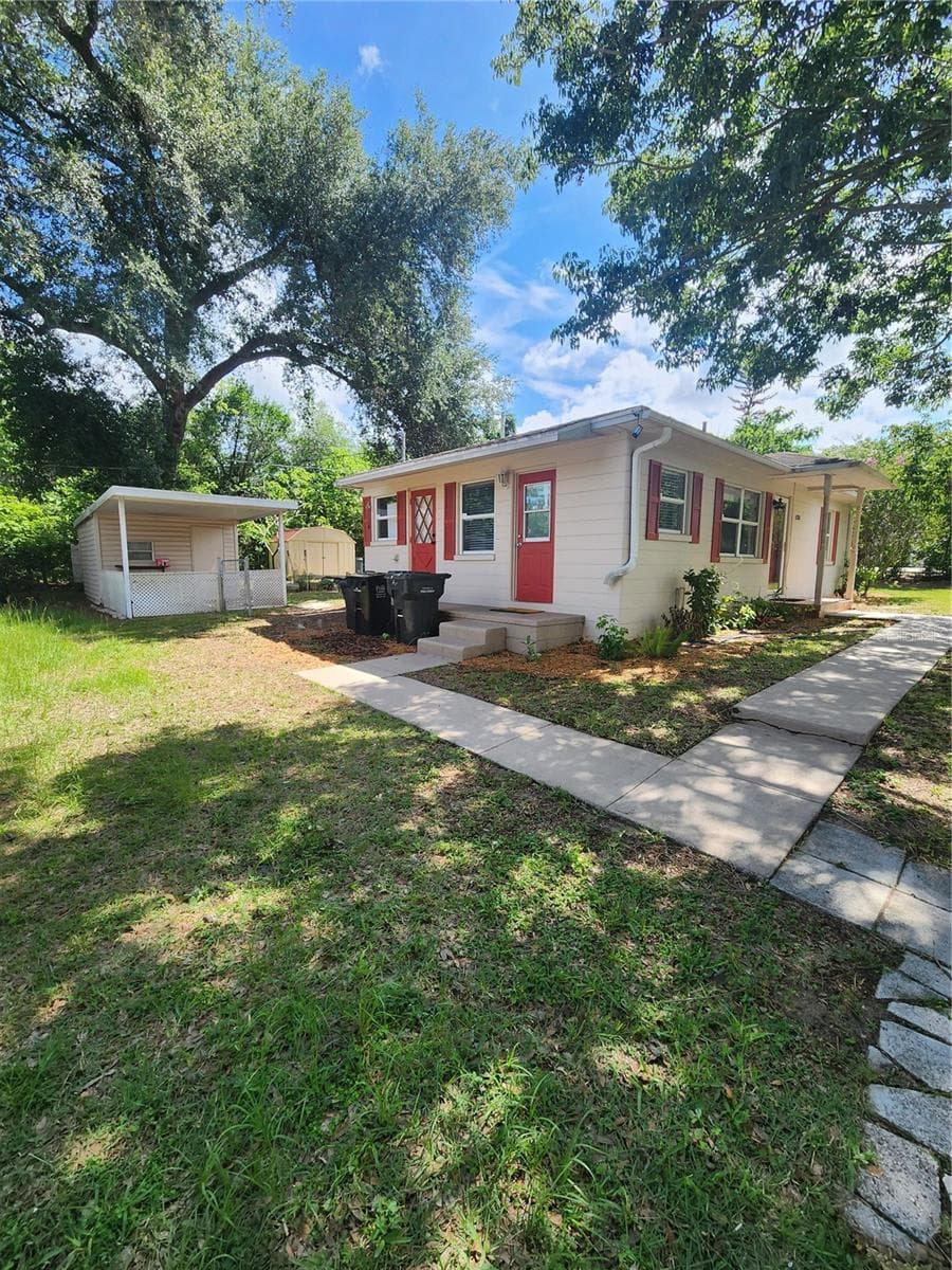 4320 Hedge Dr N photo 4