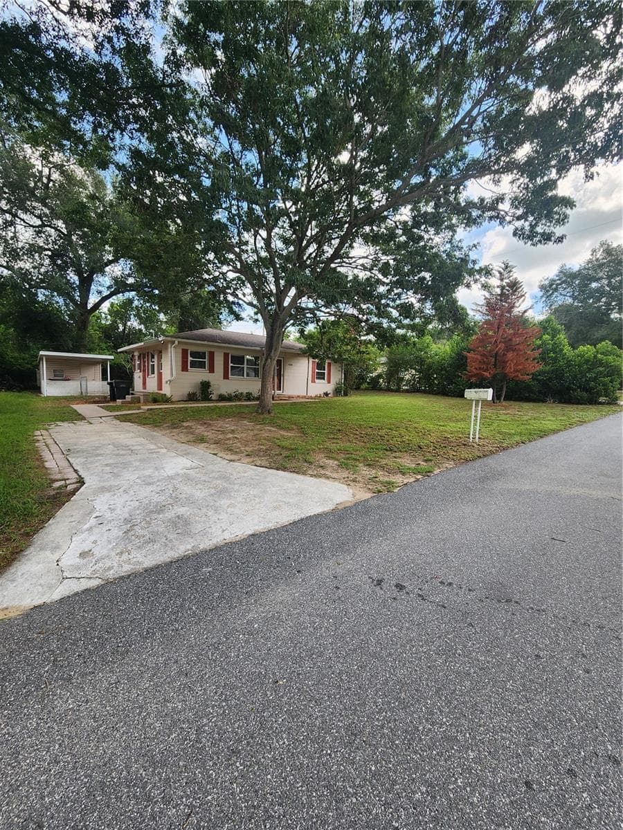 4320 Hedge Dr N photo 5