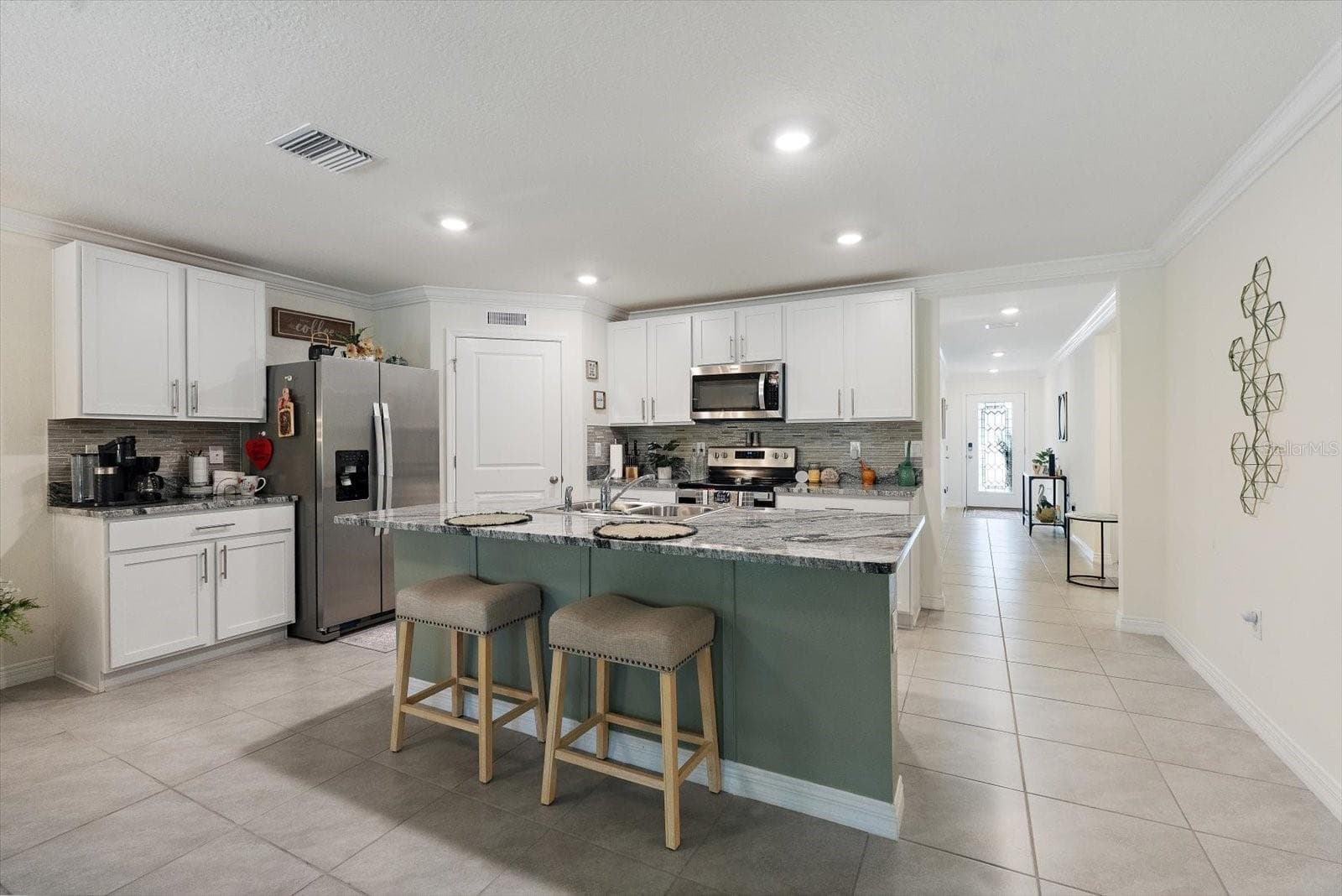 5223 Byronic CT photo 3