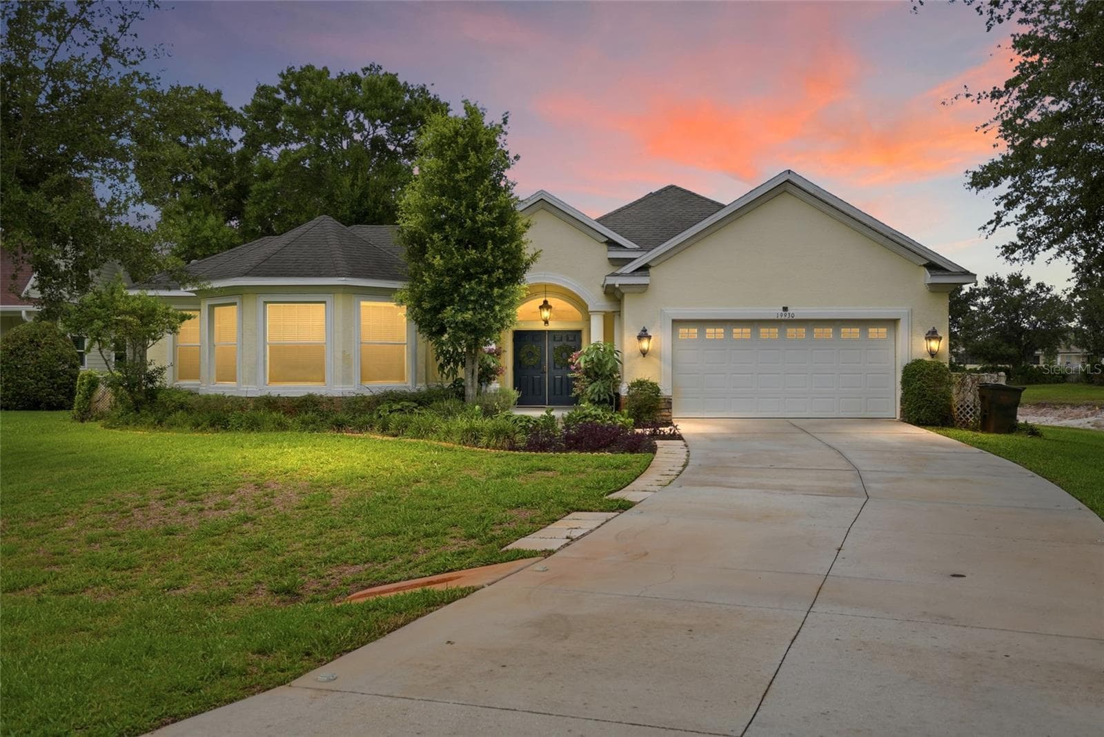 19930 Dolores Ann CT photo 2
