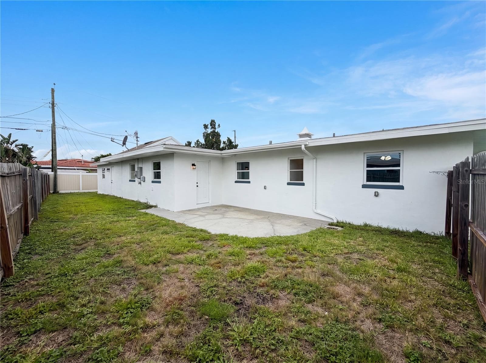 567 Baywood Dr N photo 5