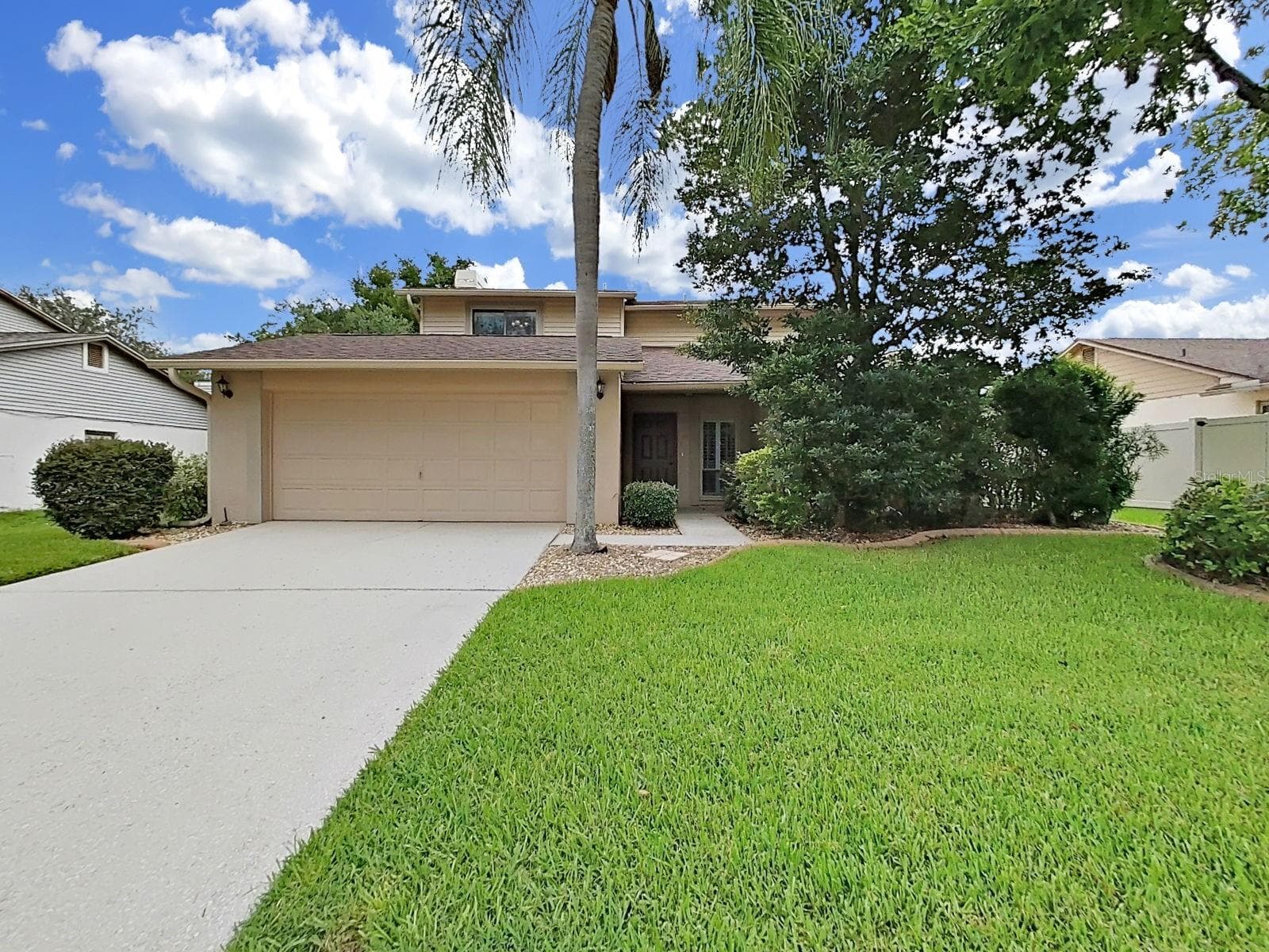 1367 Corner Oaks Dr photo 2
