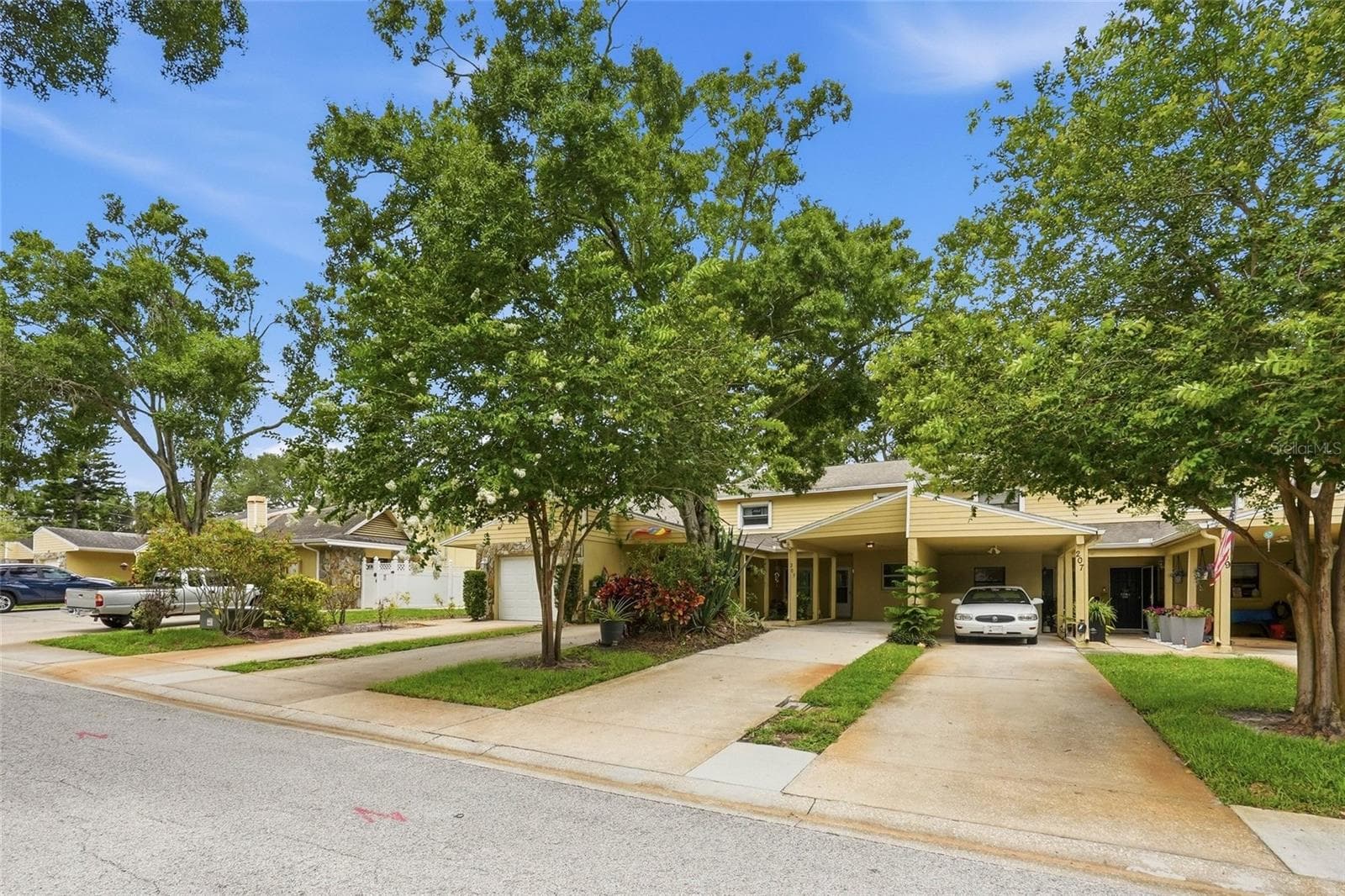 205 Somerset Ln photo 2