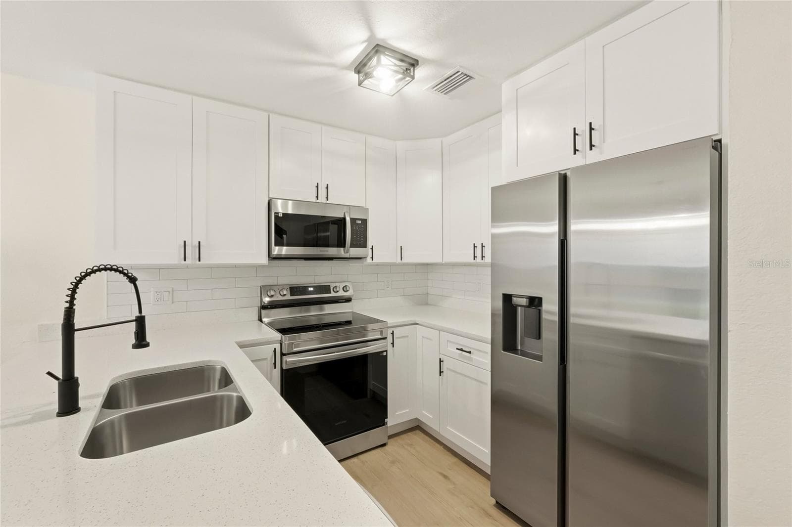 205 Somerset Ln photo 3
