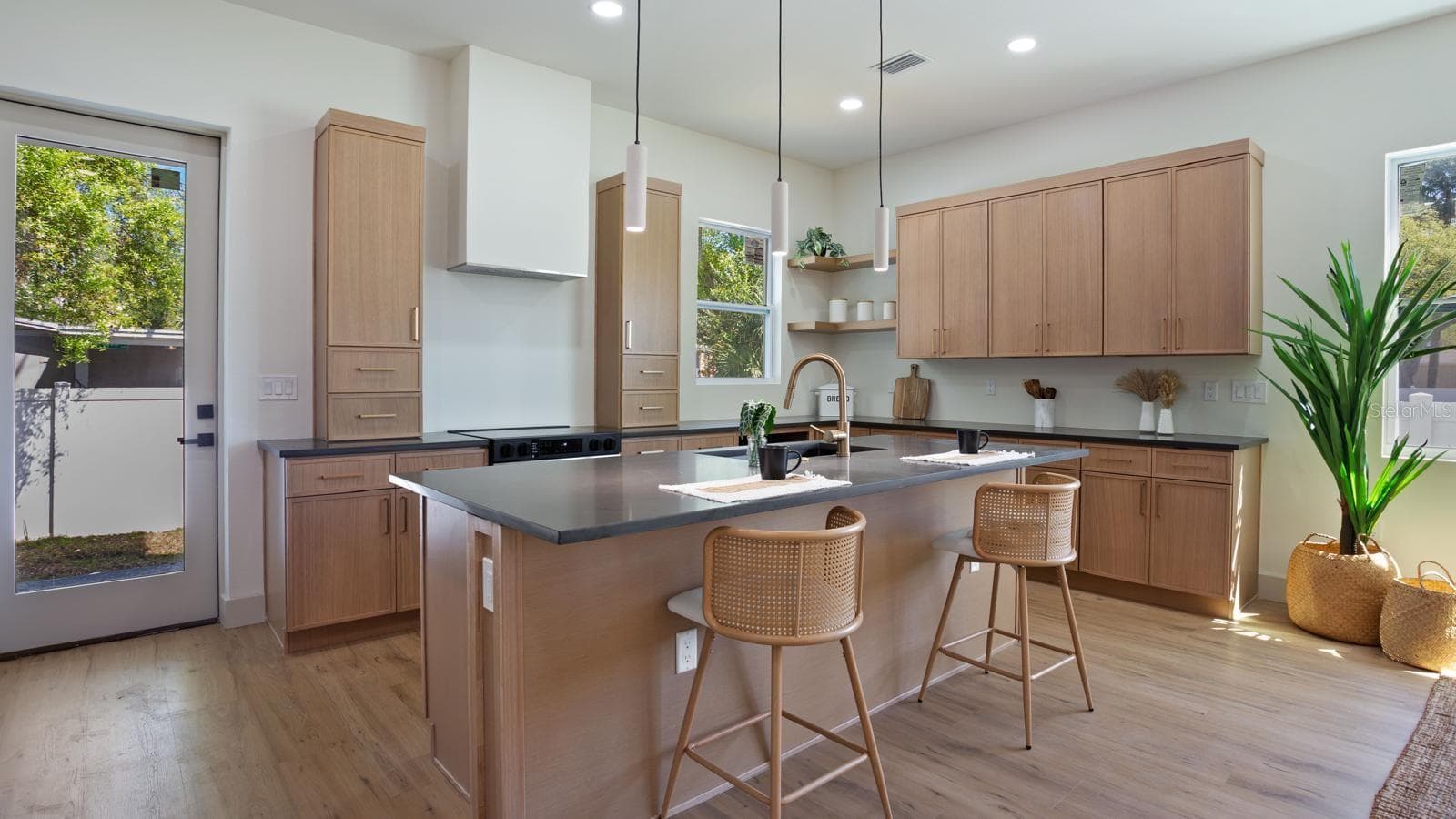 1505 W Arch St #2 photo 3