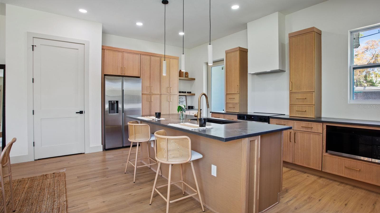 1505 W Arch St #2 photo 4