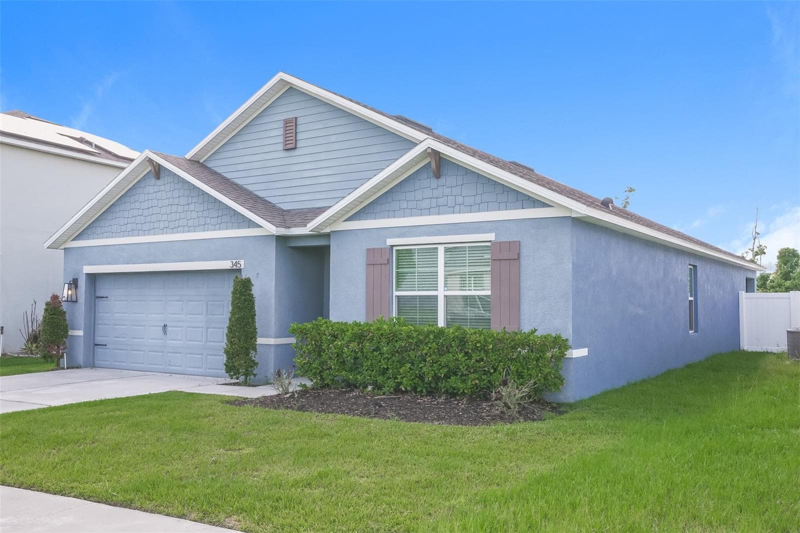 345 Summershore Dr photo 2