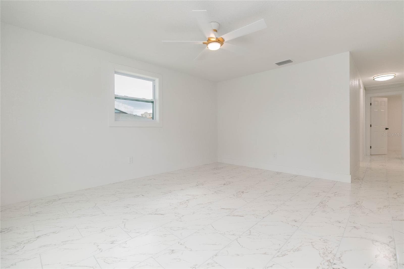 8723 N River Forest Cir photo 4