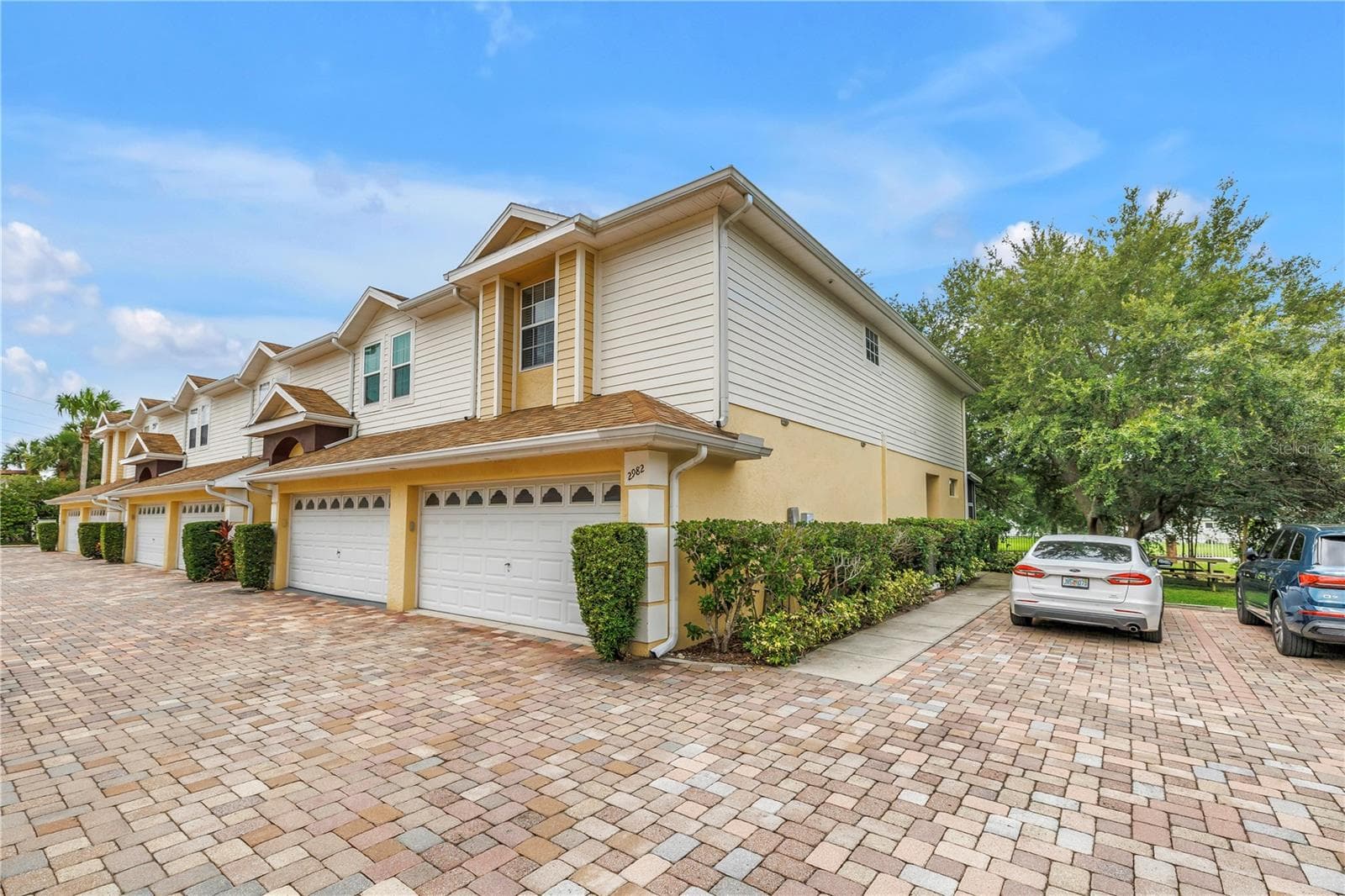 2982 Estancia Pl photo 3