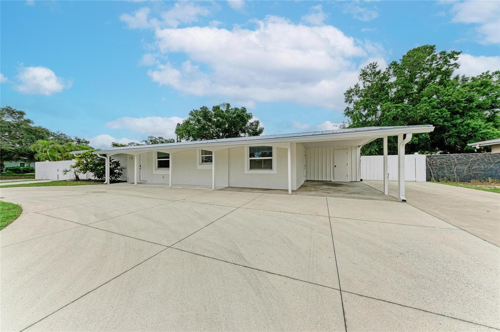 2714 Datura St photo 4