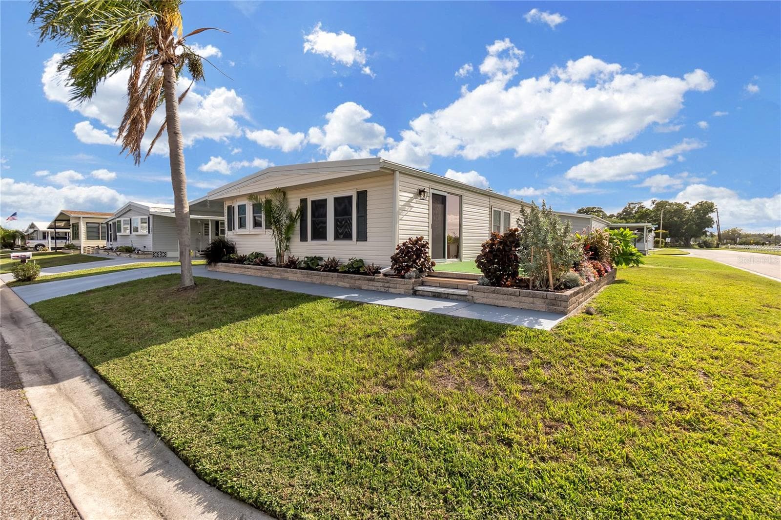 1535 45th Avenue Dr E photo 5