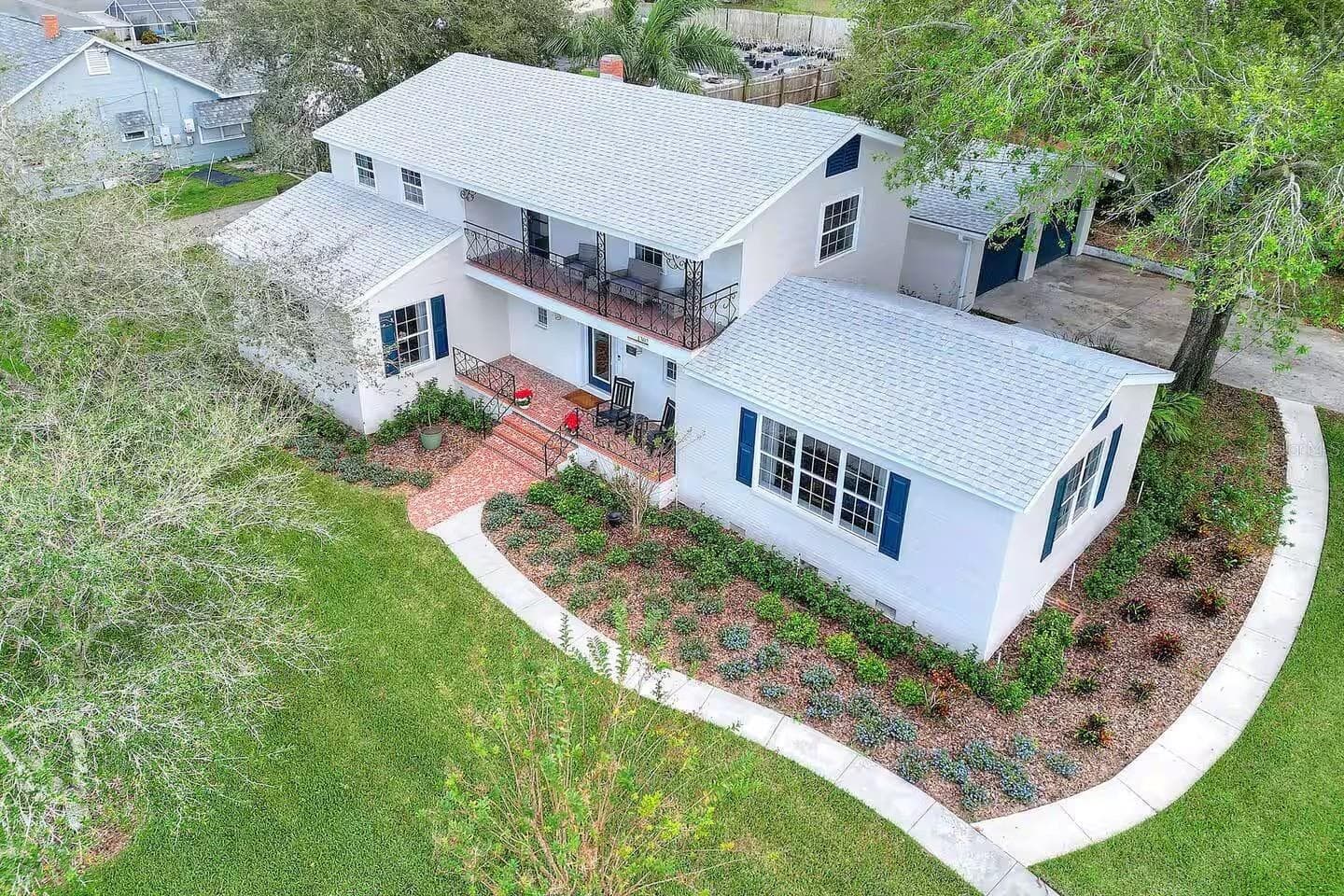 1302 Lake Elbert Dr SE photo 2