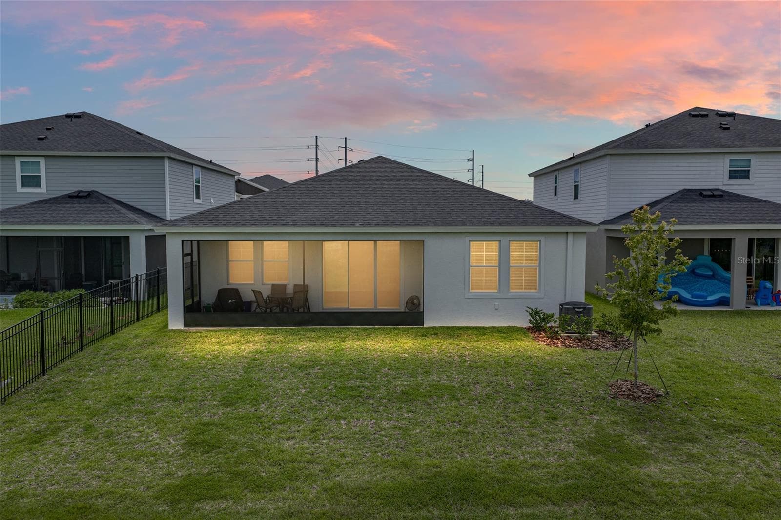 12253 Cattleside Dr photo 2