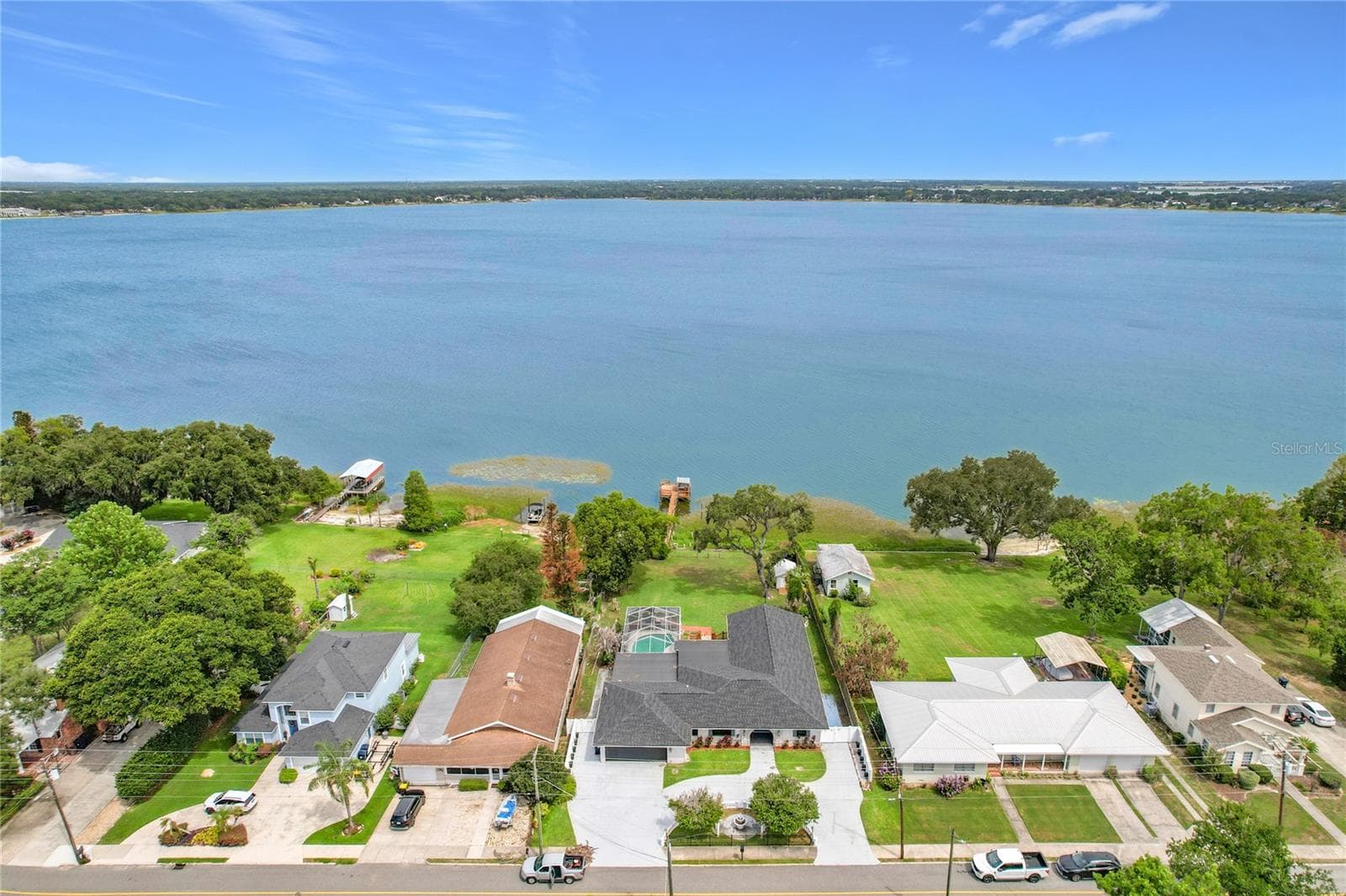 331 Bay St photo 3