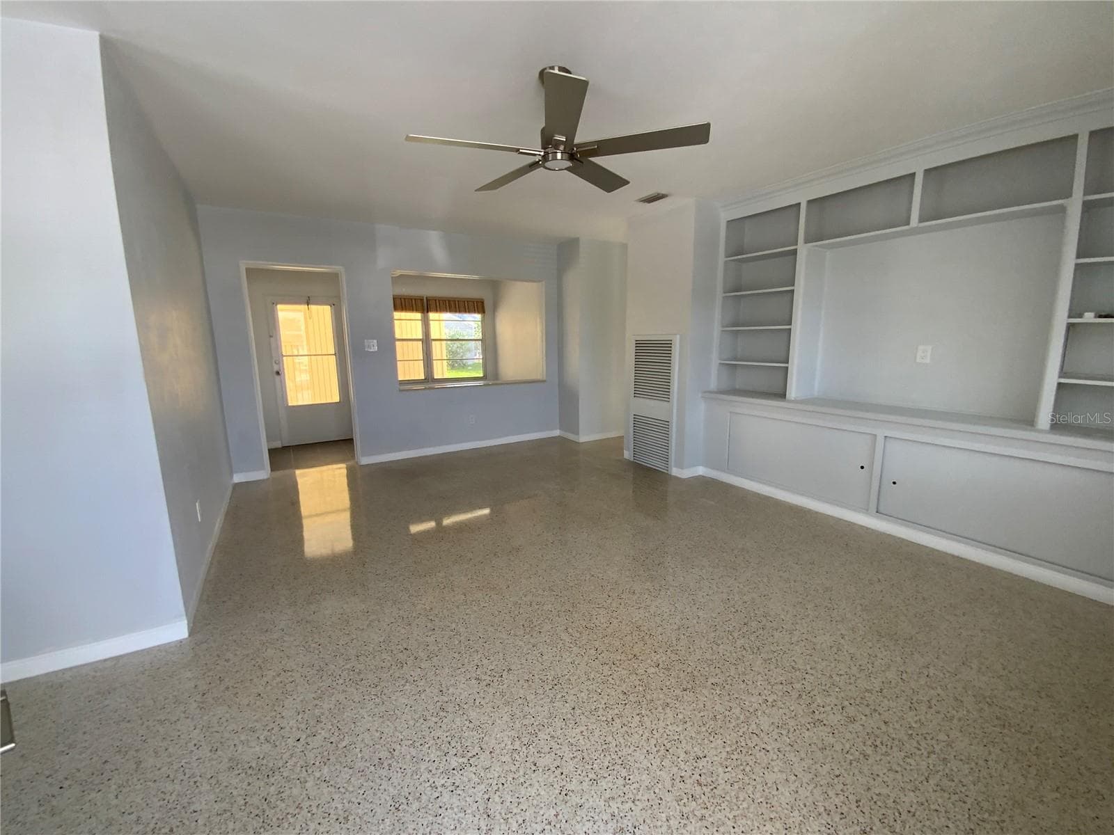 1404 Corey Way S photo 5
