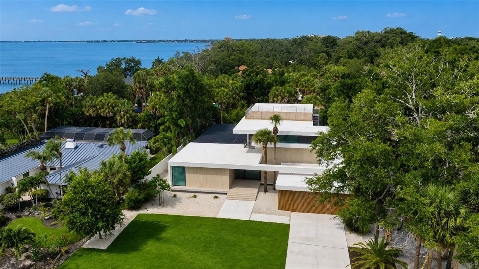 359 N Shore Dr photo 3