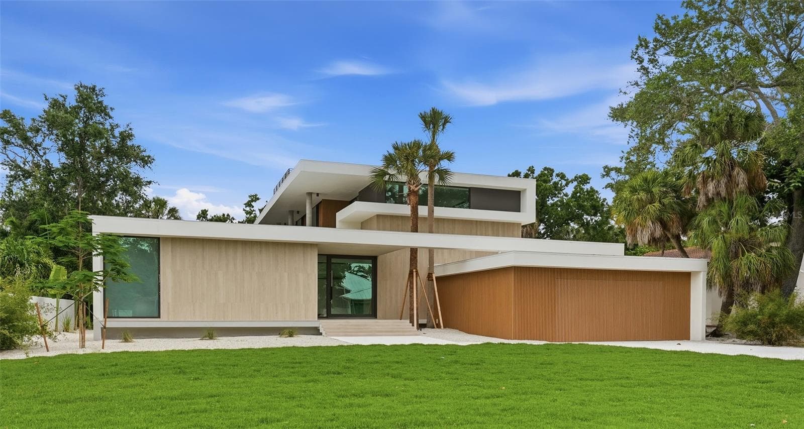 359 N Shore Dr photo 4