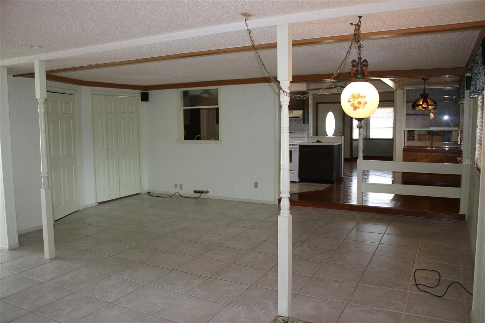407 N Pompano Ave photo 3
