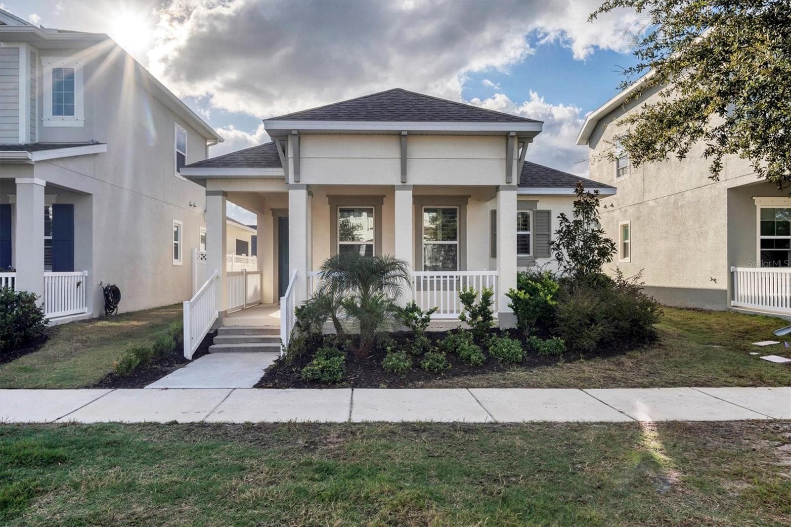 724 Winterside Dr photo 2
