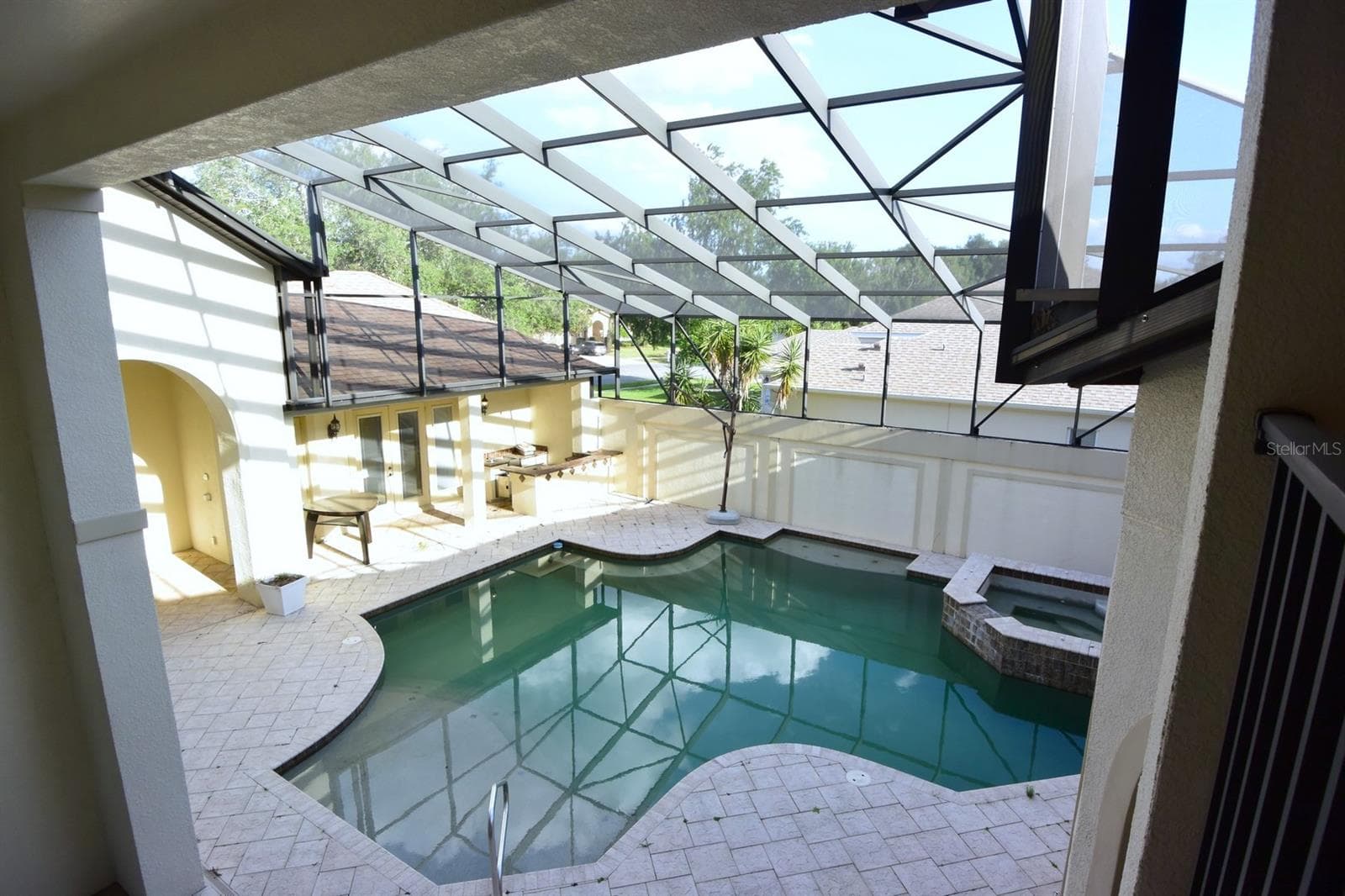 285 Woodstream Way photo 2