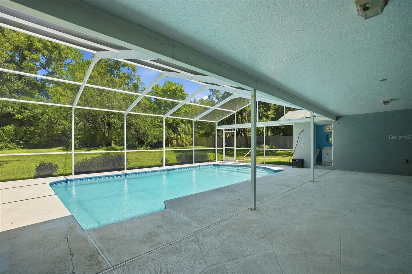 18451 Winding Oaks Blvd photo 4