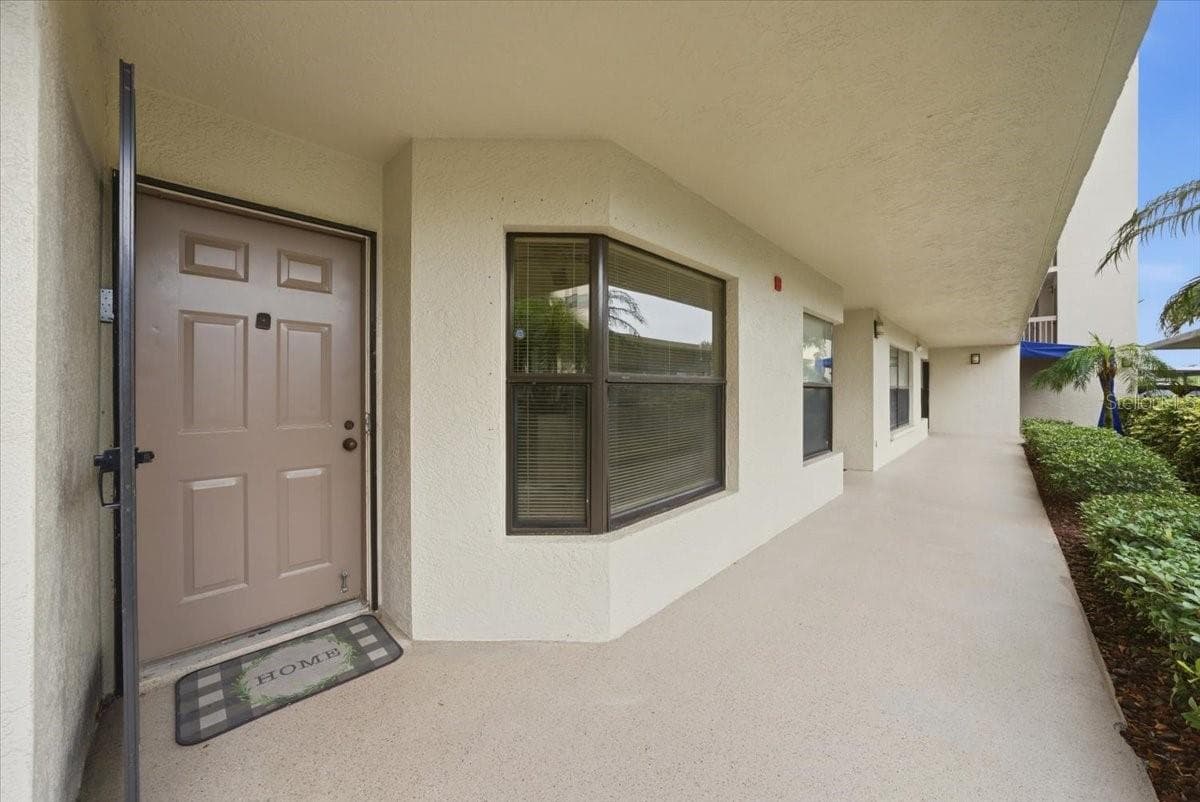 1332 Pasadena Ave S #102 photo 2