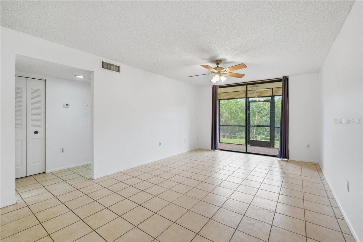 1332 Pasadena Ave S #102 photo 4