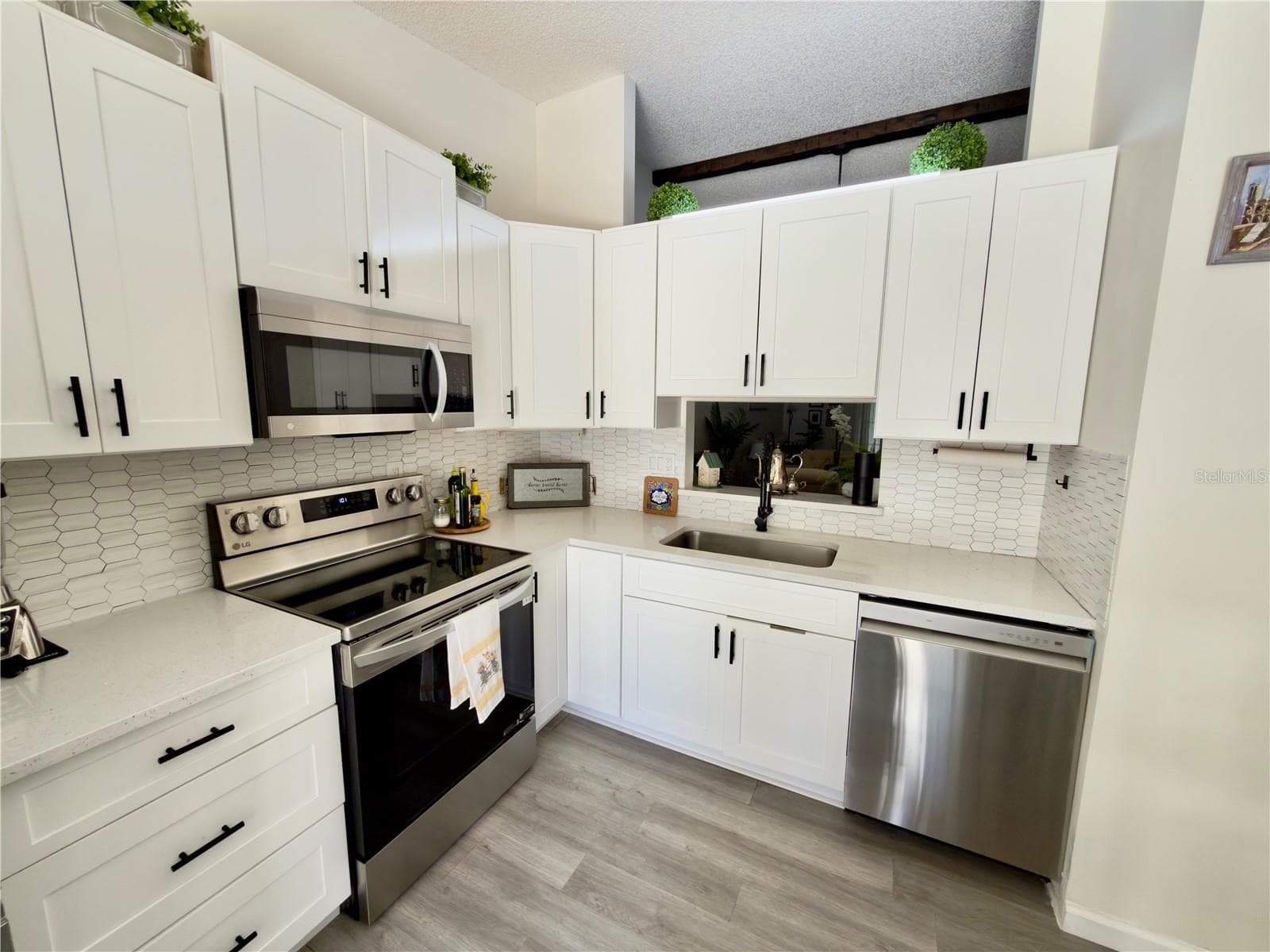 1333 Shady Pine Way #D photo 2